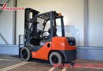 Mua xe nâng cũ uy tín tại Vinaboss